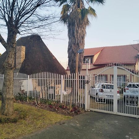 Rest Inn C - 10Min From Or Tambo Airport Boksburg Exterior photo