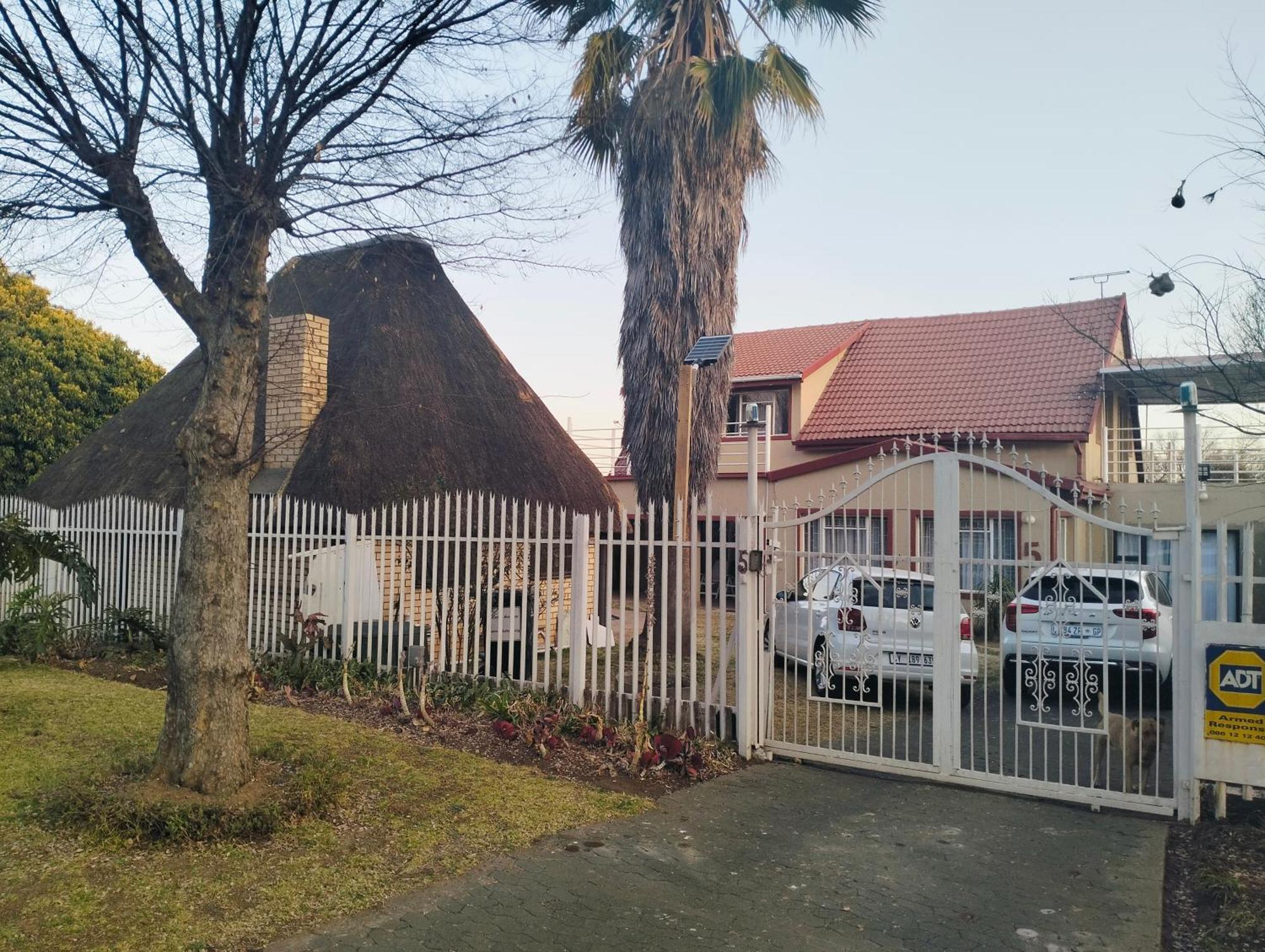 Rest Inn C - 10Min From Or Tambo Airport Boksburg Exterior photo